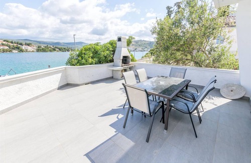 Rogoznica Apartment | 80 m² Apartment ∙ 2 bedrooms ∙ 6 guests