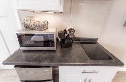 Kutzky Park Apartment | 8071-Studio in heart of Rochester - Step to MAYO