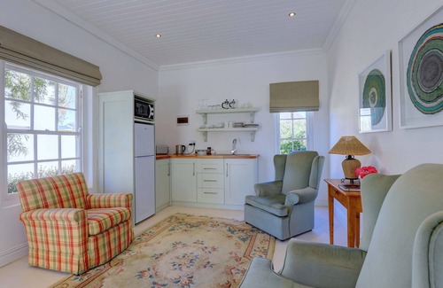 Prince Albert Bed & Breakfast | 81 on Church