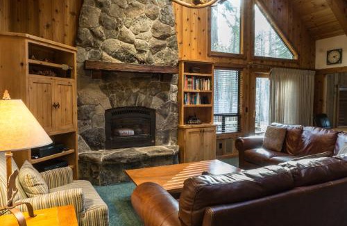 Truckee House | 824 Beaver Pond