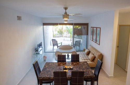 Progreso Municipality House | 87965 Spacious and private retreat 1 block from the Ocean in Progreso East