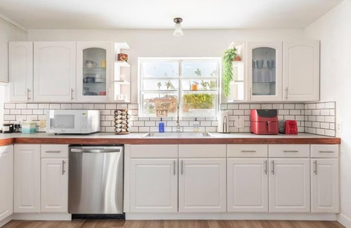 Twentynine Palms House | 8min To Joshua Tree National Park . Spa . Firepit . Star Gaze