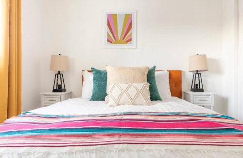 Twentynine Palms House | 8min To Joshua Tree National Park . Spa . Firepit . Star Gaze