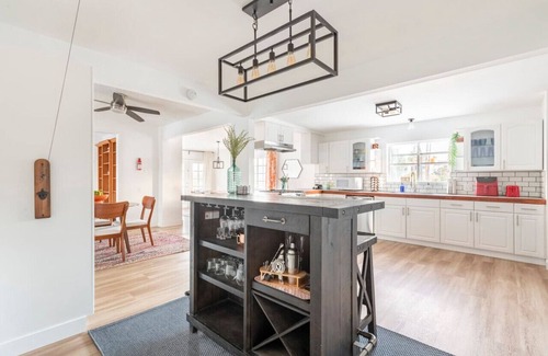 Twentynine Palms House | 8min To Joshua Tree NP | Spa | Firepit | Star Gaze