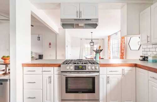 Twentynine Palms House | 8min To Joshua Tree NP | Spa | Firepit | Star Gaze