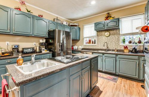 Decatur House | 9 Mi to Downtown Atlanta Home with Deck and Yard!