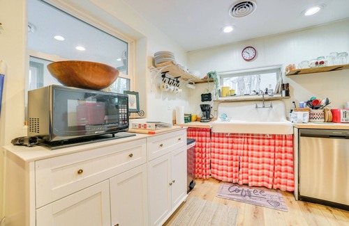 Cheboygan Cottage | 9 Mi to Snowmobile Trails! Home Near Mullett Lake