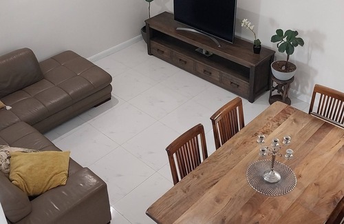 Currimundi House | 9 Room Family and Pet Friendly Home