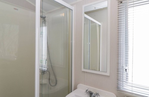 Netley House | 92 SOLENT BREEZES, pet friendly, character holiday cottage in Warsash