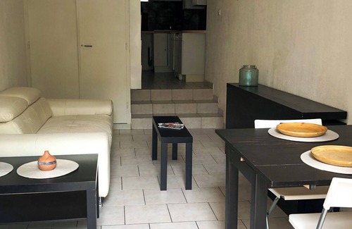 Ensues-la-Redonne Apartment | A 10 Minutes de la mer ! Appartement au Calme. Animaux Acceptés