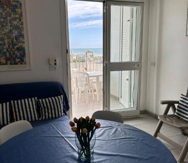 Campomarino di Maruggio Apartment | A 100metri dal mare difronte alla torre saracena.