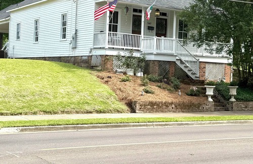 Natchez House | A 125 Year Old Luxury Cottage in Natchez. Free Breakfast Voucher!