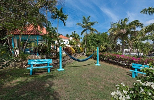 Mullins Villa | A 4 bedroom villa located just a short walk from Mullins Bay Beach in Barbados