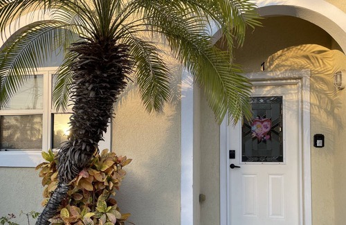 Bodden Town Condo | A Beach Villa in Paradise