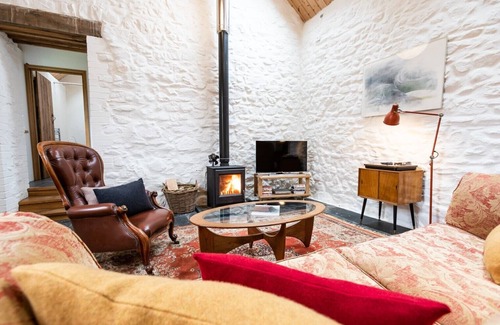 Cardigan House | A beautiful rare find with beautiful walks.