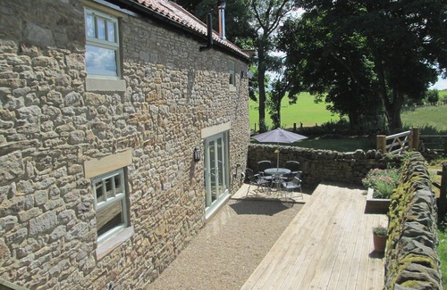 North Bitchburn Cottage | A beautifully finished, light and airy barn conversion where pets go free.