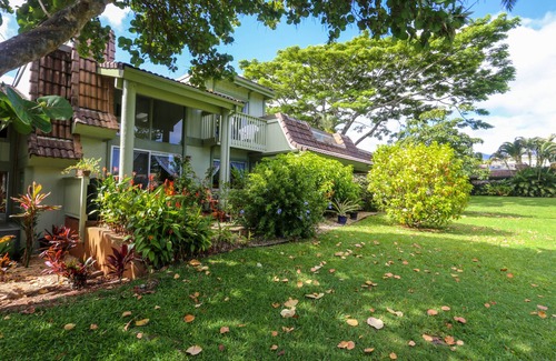 Queen Emmas Bluffs Condo | A/C in all 3 Bedrooms! Partial ocean views, Walk to beach