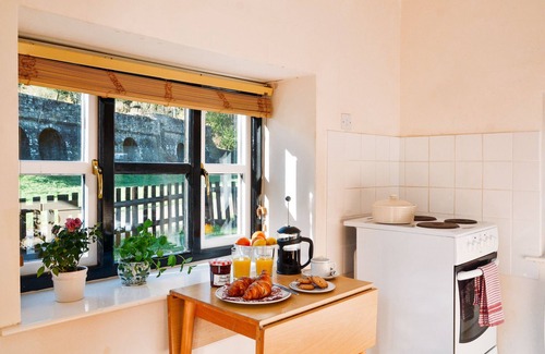 Llanvair Kilgeddin Cottage | A canalside cottage, within Goytre Wharf on the Monmouthshire & Brecon Canal