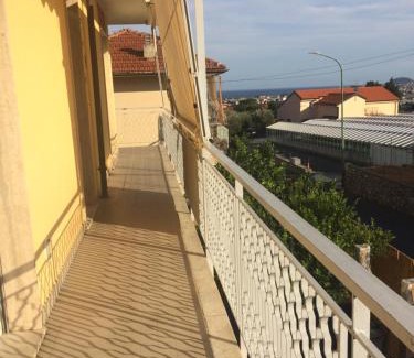 Ceriale Apartment | A Casa di Nonna Luciana - Trilocale con Giardino