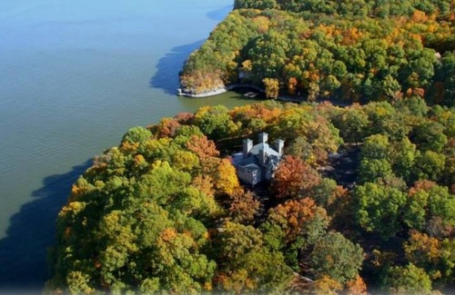 Dennis House | A castle on the lake! Private, exquisite, unbelievable.