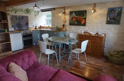 Morwellham Cottage | A cosy riverside cottage in the Devon countryside on the Edge of Dartmoor.