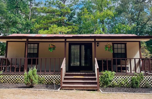 Willis Cabin | A cozy cabin in a peaceful setting!