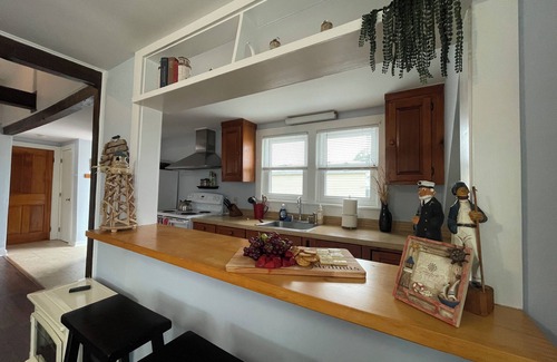 Lincolnville Cottage | A Cozy Nautical Nest on Lincolnville Beach