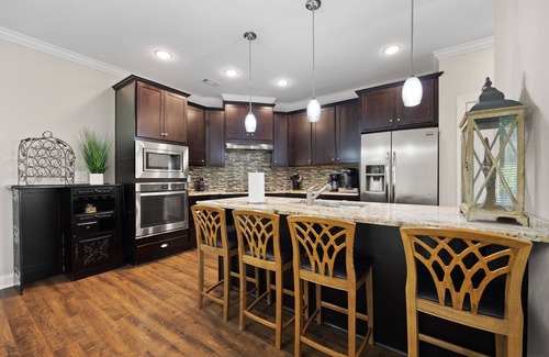 Tyrone House | A Deluxe Townhome On Private Wooded Lot. Convenient To Atlanta, Peachtree City