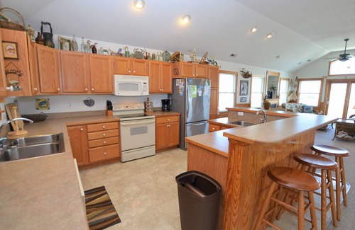 South Nags Head House | A direct beach path across the street, so no long walks to the beach!