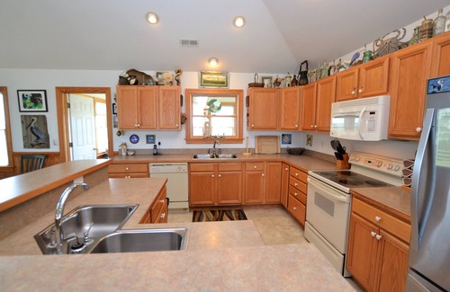 South Nags Head House | A direct beach path across the street, so no long walks to the beach!