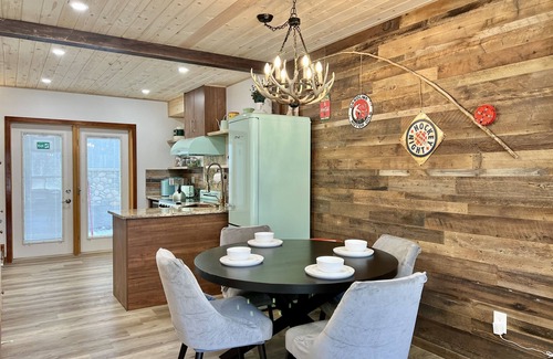 Harvie Heights Ski Chalet | A Duo of Delightful Mountain-View Retreats! King Beds, Jacuzzis, Free Parking