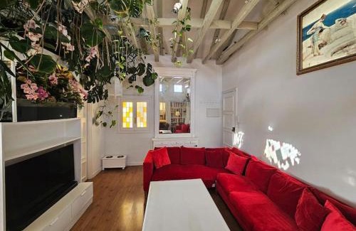 Embajadores Apartment | A garden in the clouds in the center of town
