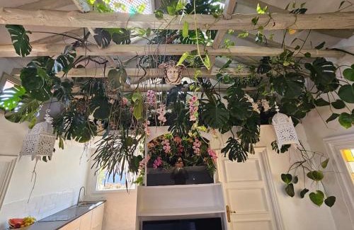 Embajadores Apartment | A garden in the clouds in the center of town