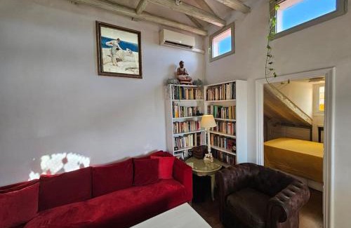 Embajadores Apartment | A garden in the clouds in the center of town