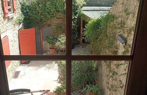 Chateauneuf-du-Rhone Bed & Breakfast | A haven of calm in the heart of an old town