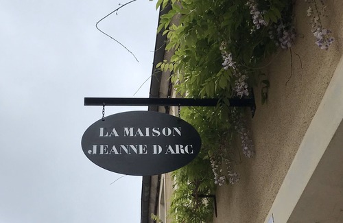 Saint-Fargeau House | A haven of peace and charm in Saint-Fargeau, Yonne in Burgundy.