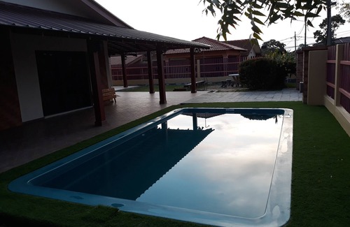 Taman Dato Haji Abdul Samad Villa | A Homely Vacation Villa with POOL for beach escapes