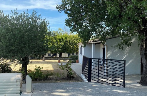 La Begude-de-Mazenc House | A house among the oaks with a swimming pool.