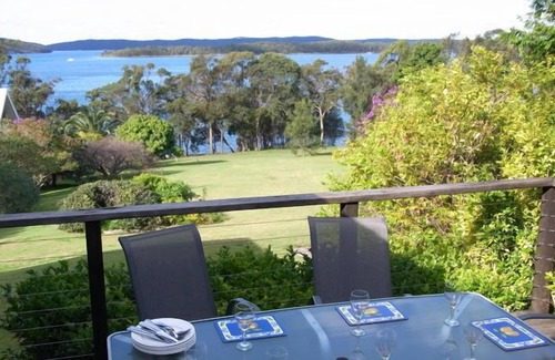 Silverwater House | A Lakefront House Escape