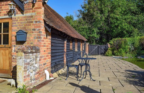 Wooburn Moor Cottage | A lovely couples retreat in the heart of the Chilterns.