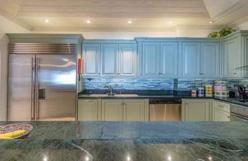 Old Trees Bay Apartment | A Luxury Beachfront 3 Bedroom Apartment With Stunning Sea Views On Paynes Bay