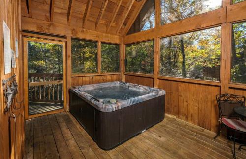 Gatlinburg - Pigeon Forge Villa | A Mountain Surprise