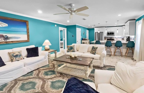 Crystal Beach House | A Pompano Inn by Destin Getaways