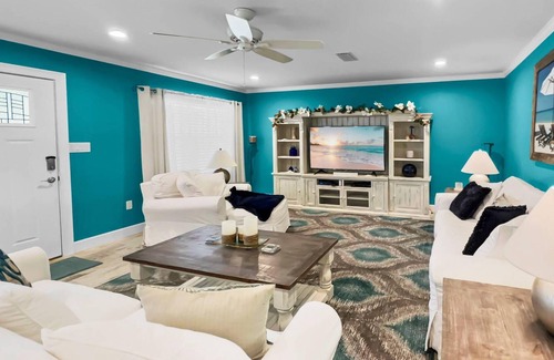 Crystal Beach House | A Pompano Inn by Destin Getaways