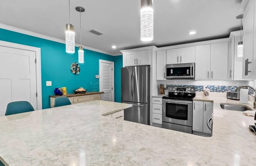 Crystal Beach House | A Pompano Inn by Destin Getaways