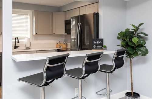 Des Moines House | A Private Boho-Modern Stay Minutes to Downtown w/KING Bed and Hidden Nook!