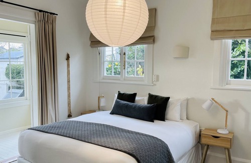 Bluff Hill House | A private, quiet home centrally located on Napier's Bluff Hill