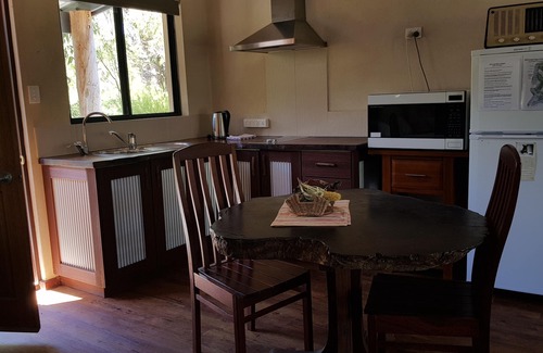 Metricup Cottage | A quiet and relaxing place for couples to unwind and reconnect.