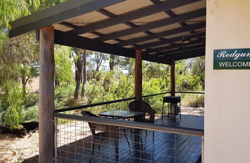 Metricup Cottage | A quiet and relaxing place for couples to unwind and reconnect.