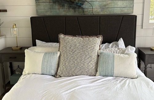 Springville Cabin | A Romantic Couple's Getaway